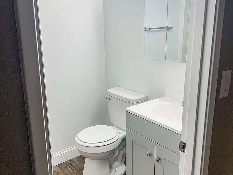 209 Titan St — Photo 12
