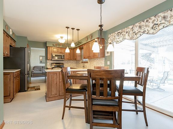 3rd image of 24140 W Primrose Cir