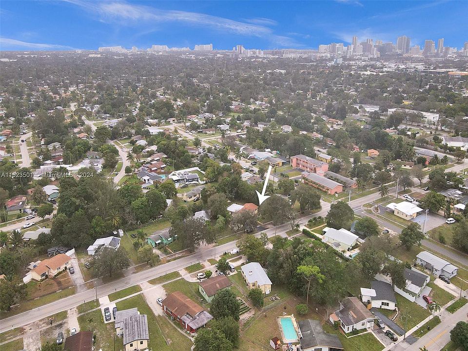 1st image of 1542 NW 15th Ave