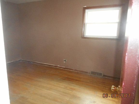 4th image of 621 N Lawndale Ave