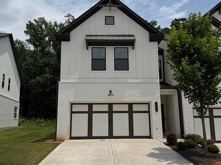 4473 Oakwood Rd — Photo 1