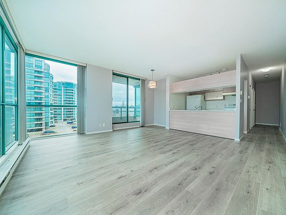 3rd image of 8871 Lansdowne Rd #707