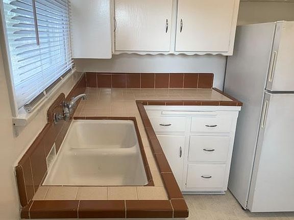 5th image of 10507 Woodbine St #10507