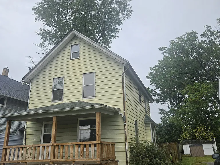 233 Homewood Ave SE — Photo 1