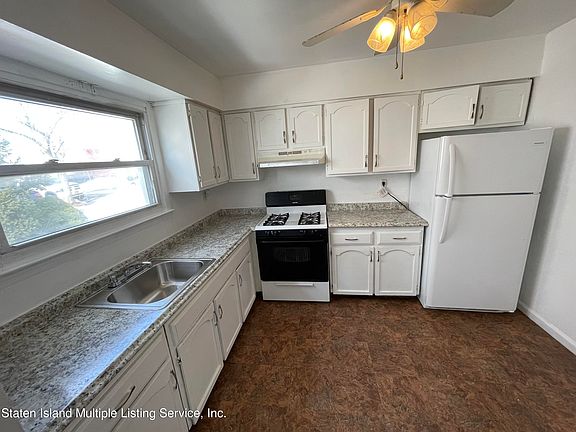 4th image of 168 Regis Dr