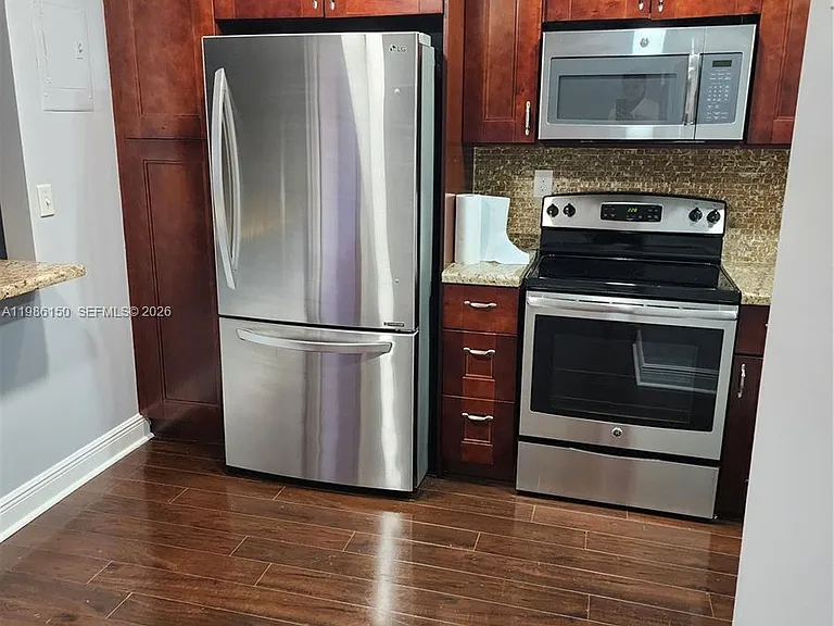 681 S Hollybrook Dr #110 — Photo 2