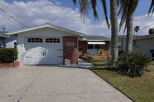 5102 Blue Heron Dr Photo 1