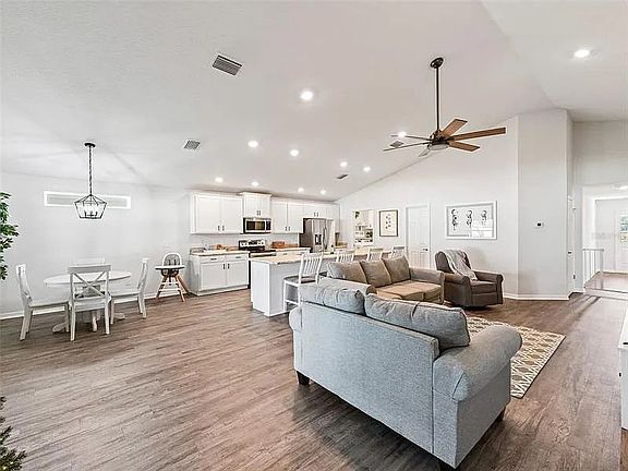 4th image of 5371 SE 92nd St