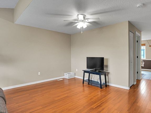 5th image of 33410 SW Meadowbrook Dr
