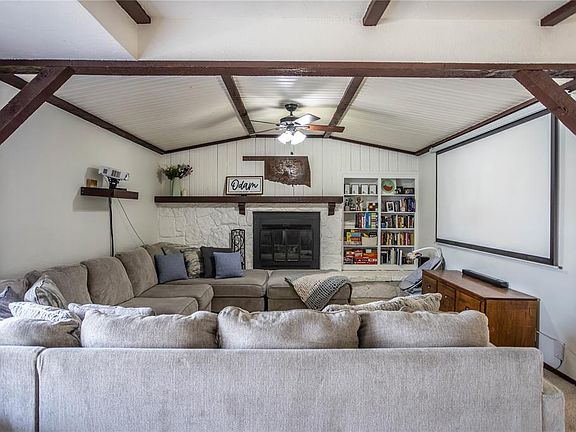 5th image of 1404 Plains Ave