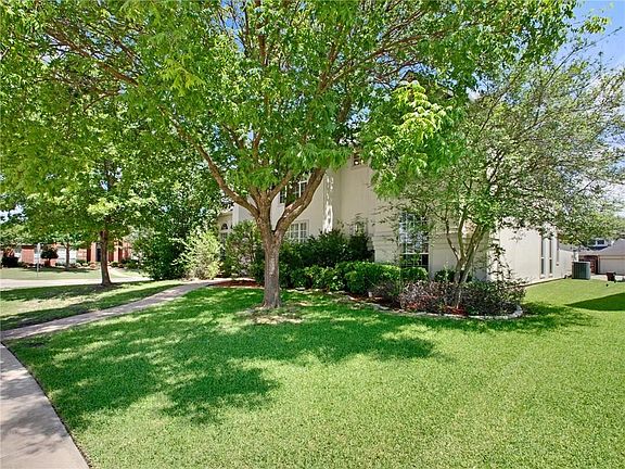 2nd image of 3700 Nash Ln