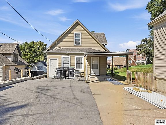 3rd image of 4663 Marcy St