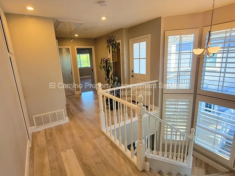 1728 Lake St — Photo 34