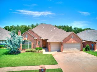 1933 Cedar Pointe Ln, Edmond, OK 73003