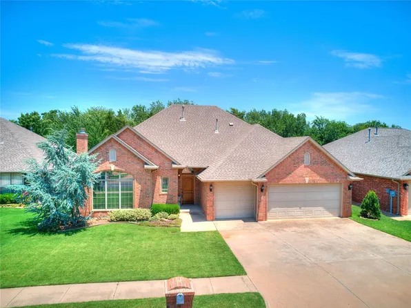 1933 Cedar Pointe Ln, Edmond, OK 73003