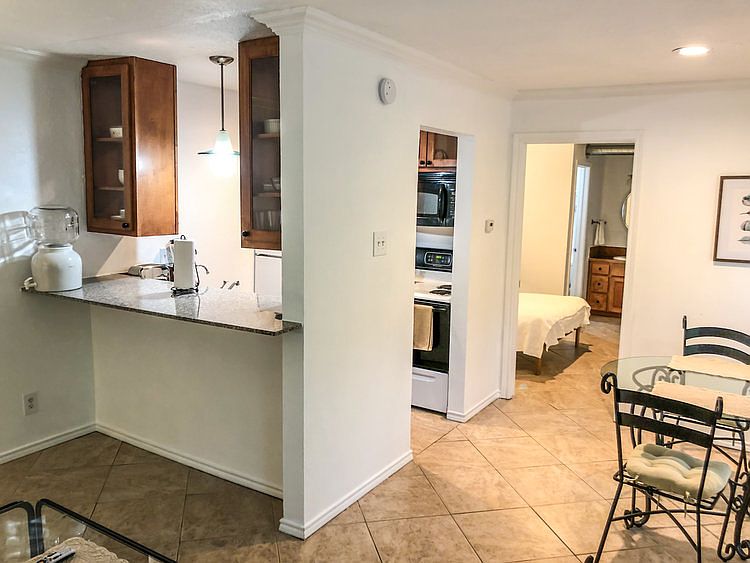 2nd image of 5727 Richmond Ave APT 206