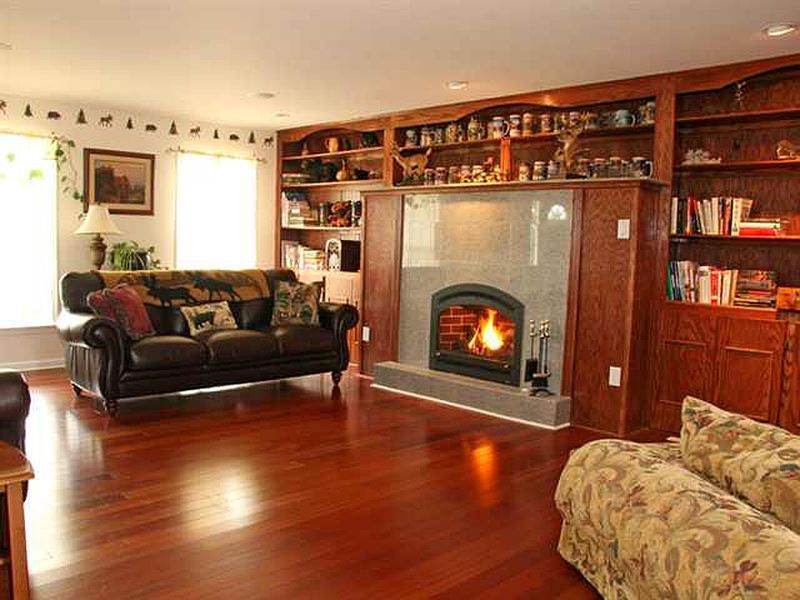 3rd image of 61 BRUNDIGE Road