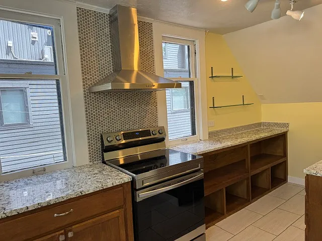 1206 E Cedar Ave — Photo 2
