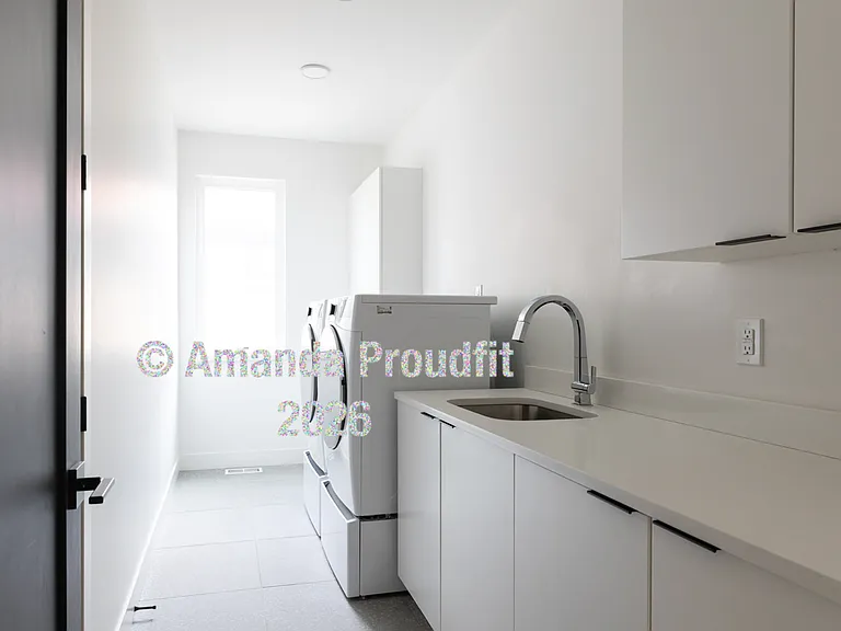 1617 S Monroe St — Photo 23