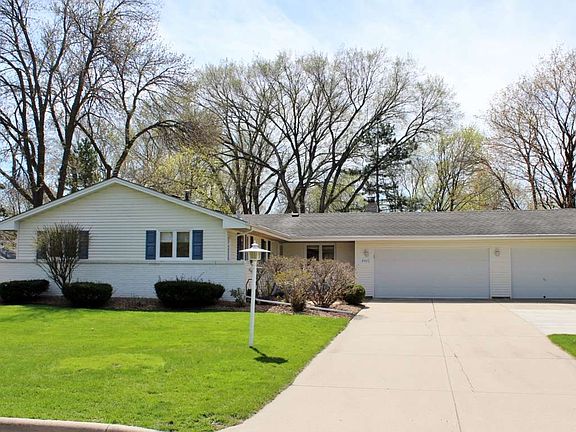 3rd image of 1905 Sibley Ct