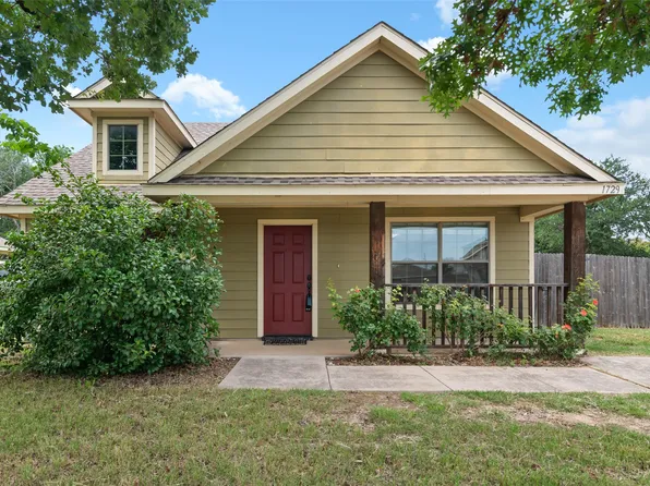 1729 Red Oak Ct, Denton, TX 76209