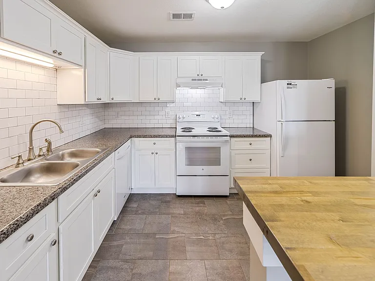 Autumn Ridge Apartment Community — Photo 61