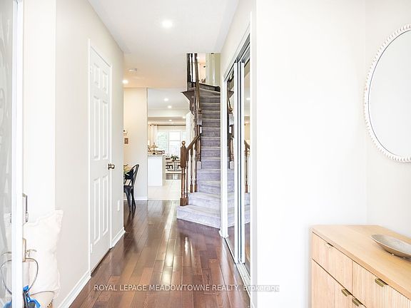 4th image of 779 Gleeson Rd