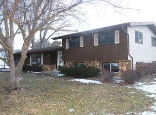 W4974 Mill St, La Crosse, WI 54601