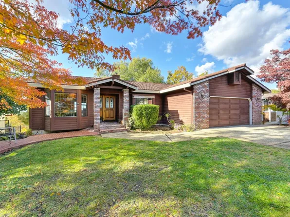 23086 Sunset Ridge Dr, Auburn, CA 95602