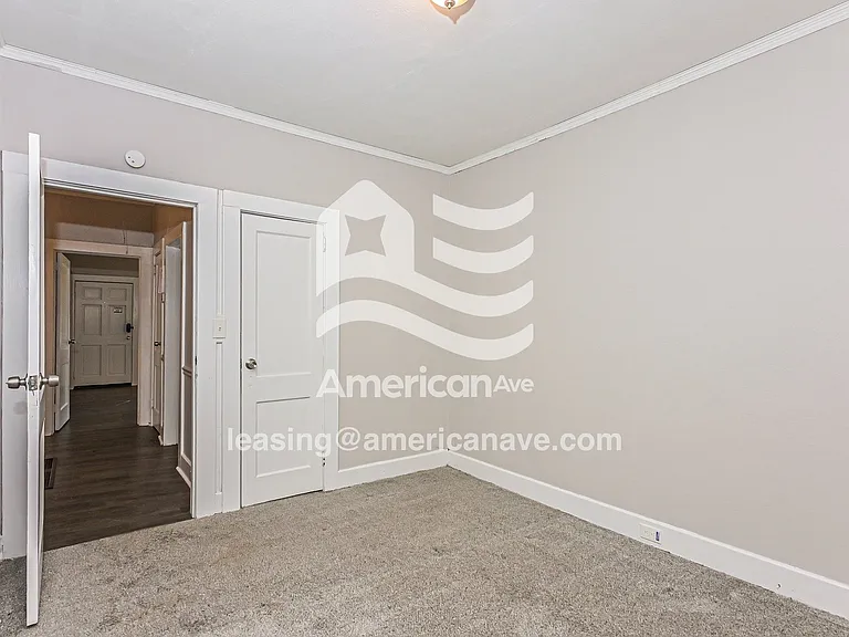 1666006_011_bedroom_11.jpg