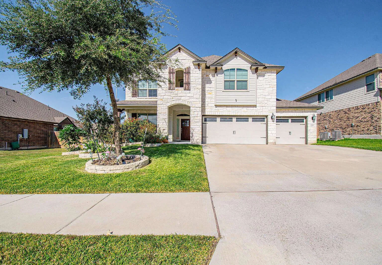 5 bed, 3.5 bath, $2,780 — Photo 1