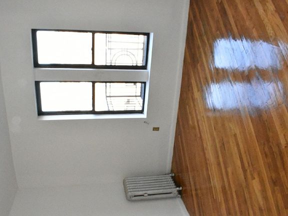 4th image of 476 Clinton Ave APT 6g