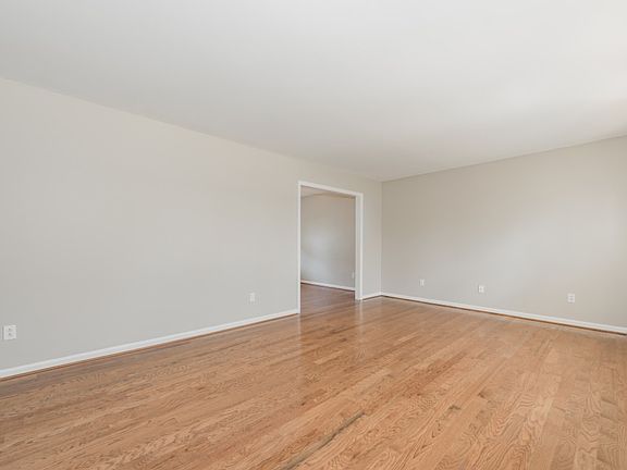 5th image of 4215 Inwood Dr