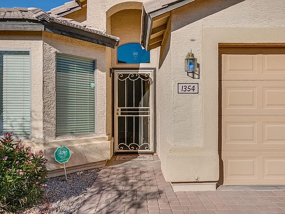 5th image of 1354 E Jardin Dr