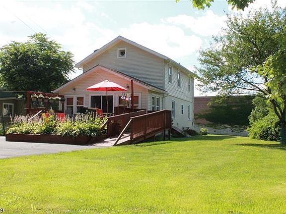 2nd image of 14 Hicks Ave