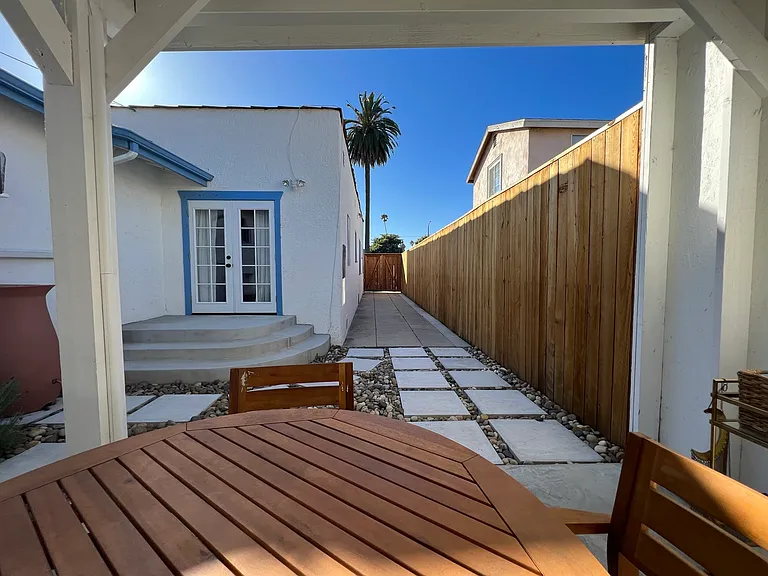 2832 S Rimpau Blvd — Photo 29