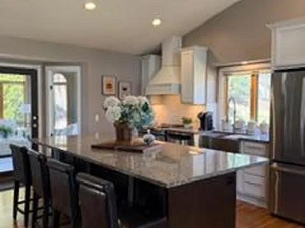 16710 Innsbrook Dr, Lakeville, MN 55044