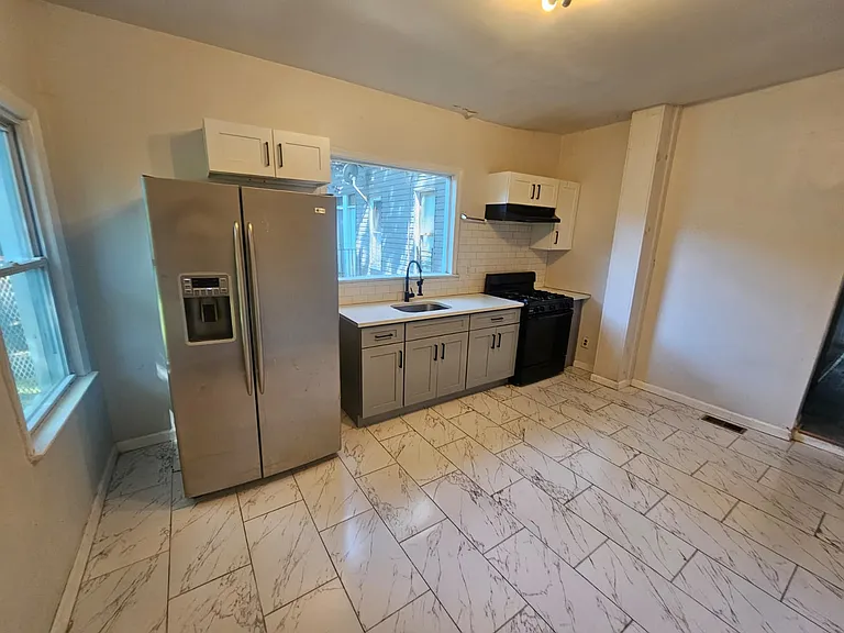 31 Hillman St #1 — Photo 6
