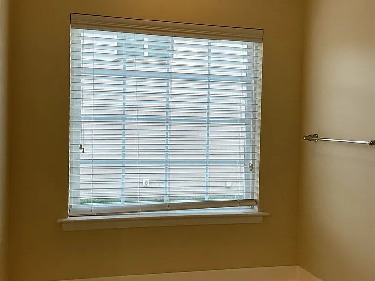825 Ronald Reagan Dr — Photo 15