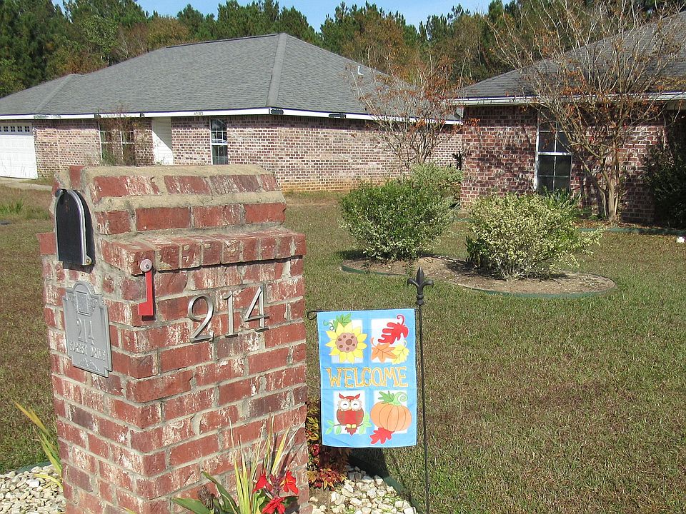 2nd image of 214 Forrest Dr