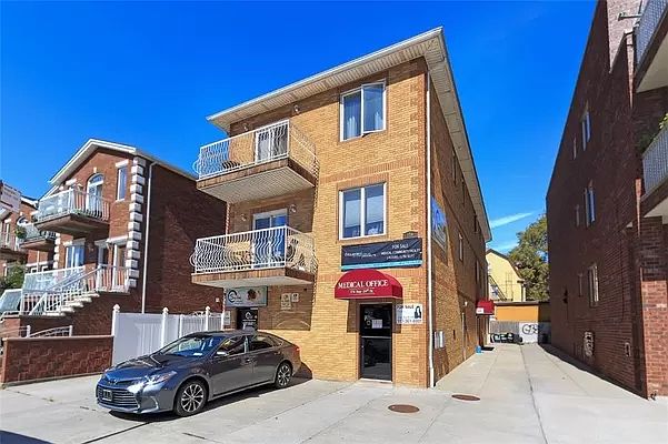 1st image of 174 Bay 29 St #C2