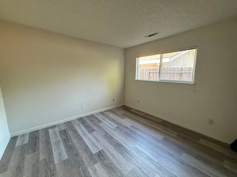 8237 Sunrise Blvd — Photo 7