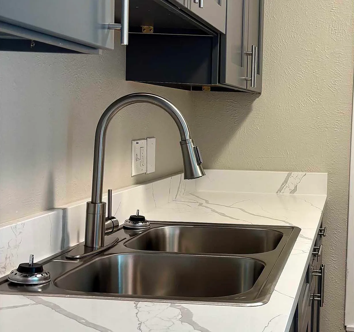 Marine Park Apartments — Photo 1