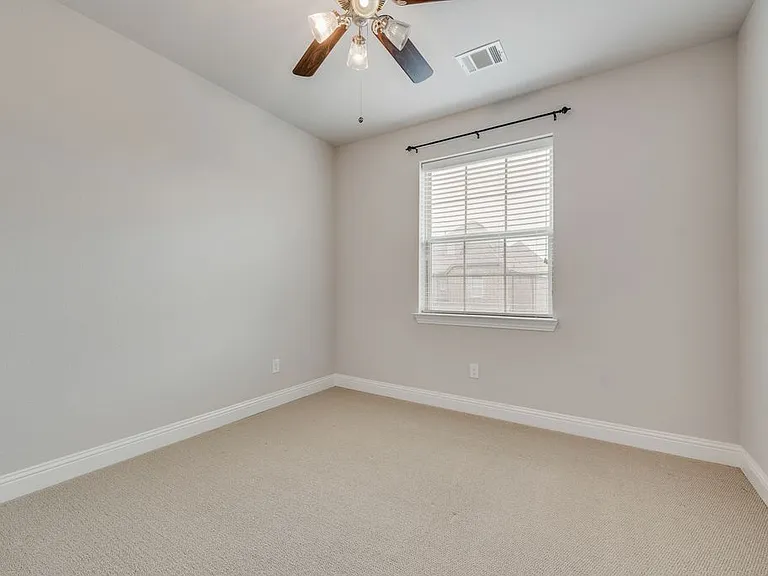 1127 Piedmont Ln — Photo 12