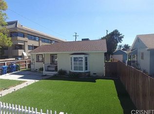 22016 Leadwell St, Canoga Park, CA 91303