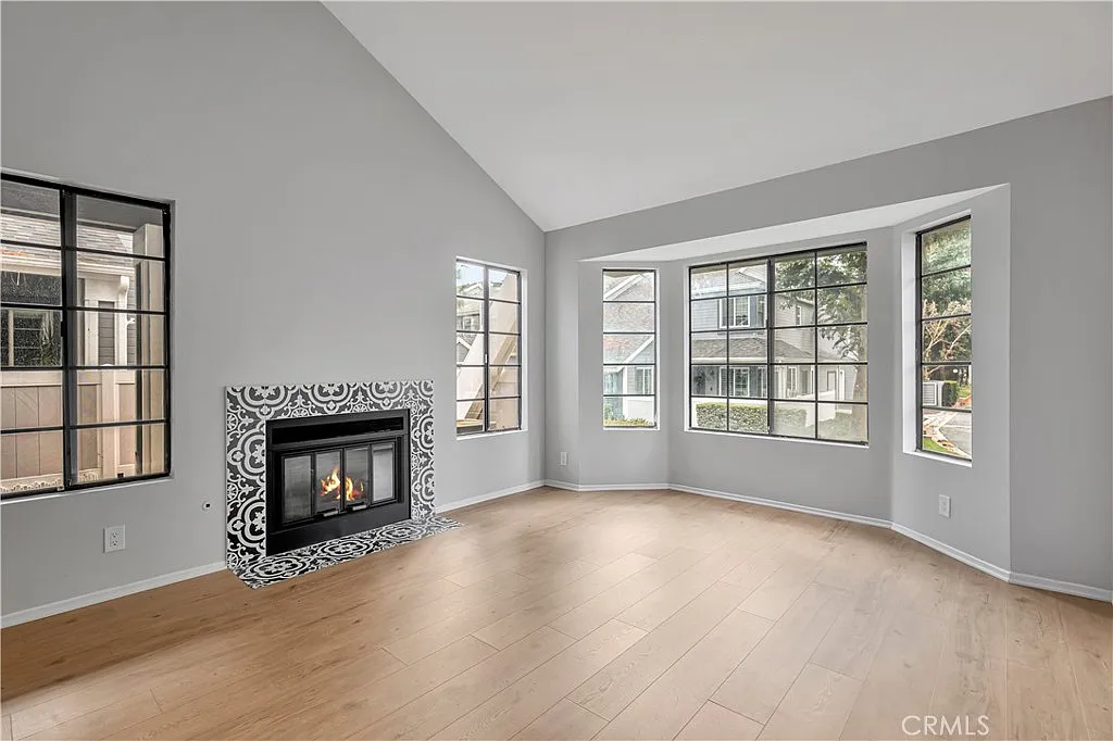 2 bed, 1375 sqft, $2,995 — Photo 4