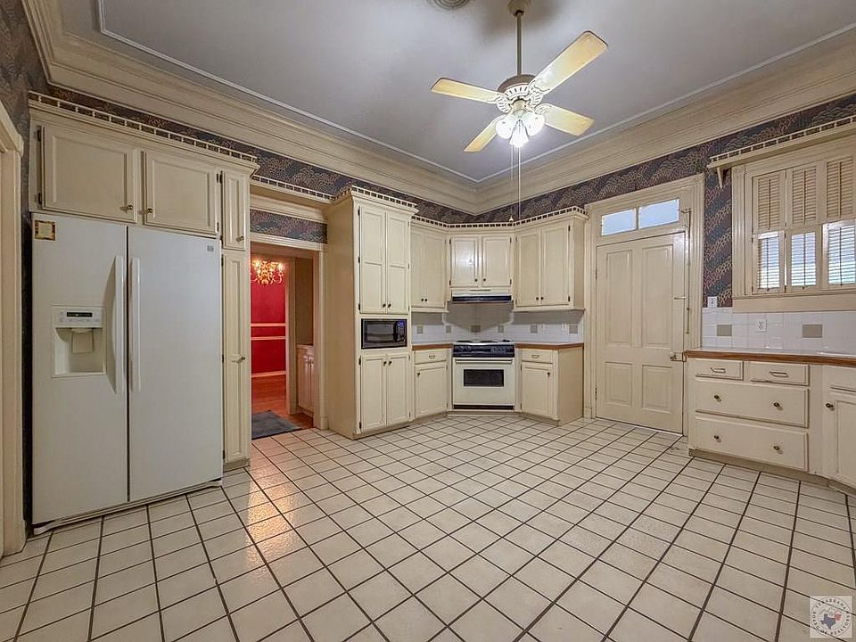 10th image of this home