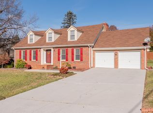 1239 Collins Dr, Pulaski, VA 24301