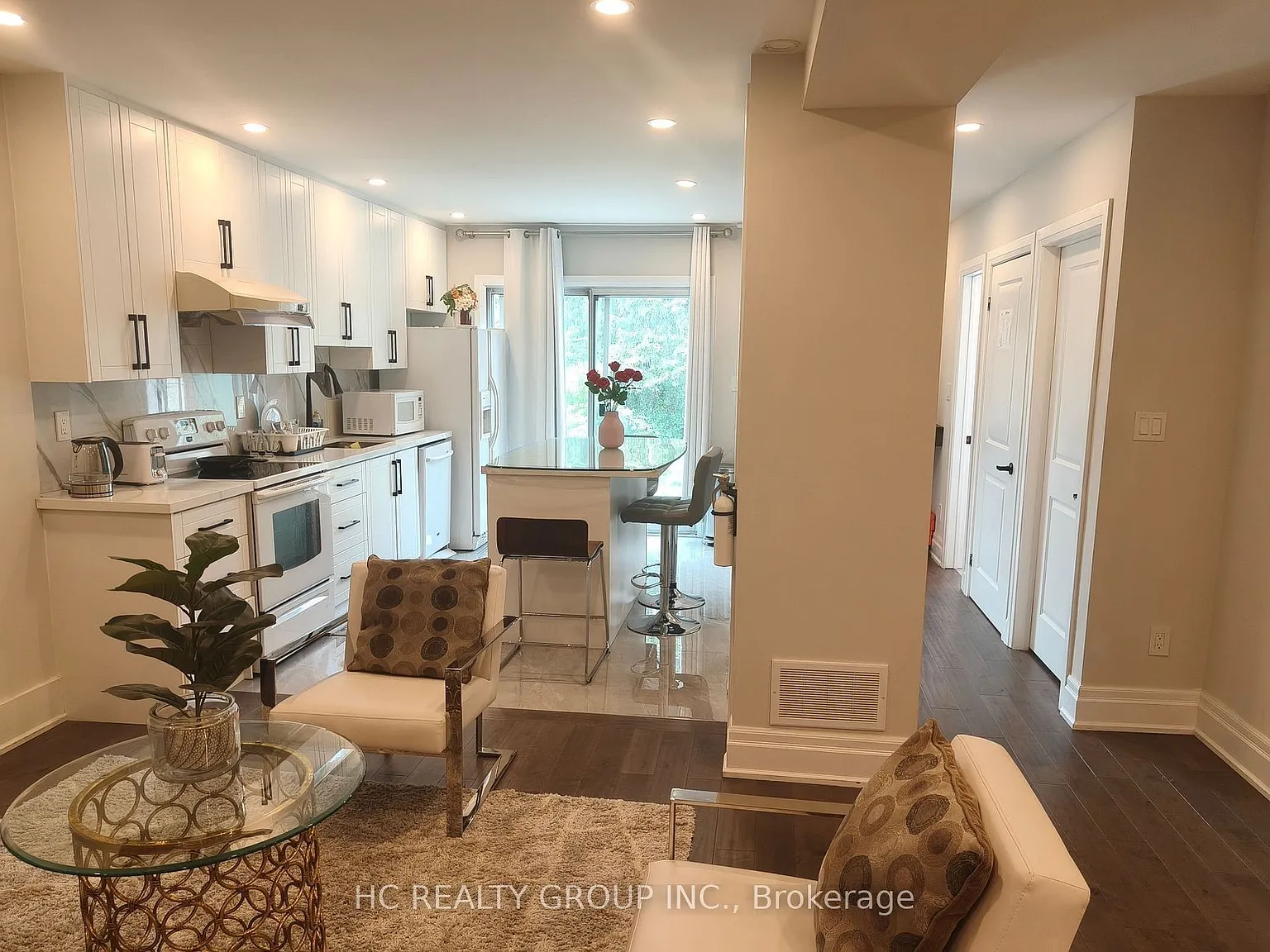 3 bed, $4,500 — Photo 2