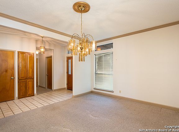 3rd image of 1902 Pinetree Ln